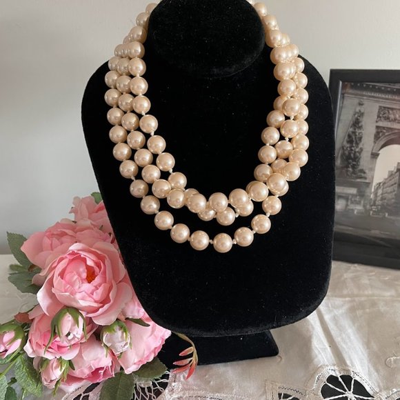 Vintage 1960s Twisted Strand Faux Pearl Necklace, 3 Strands, Pearl Button Clasp - Picture 3 of 11